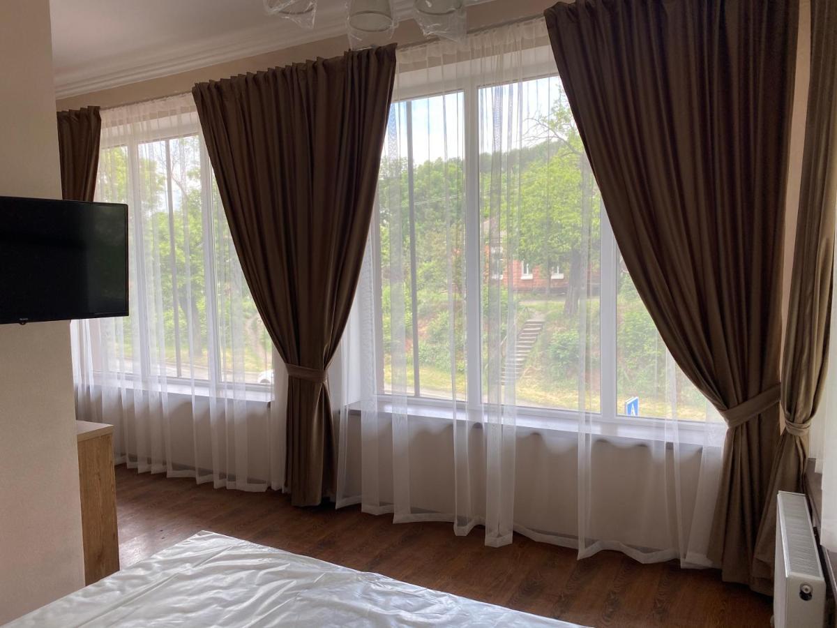 Grand Hotel Mohyliv-Podilskyi Buitenkant foto