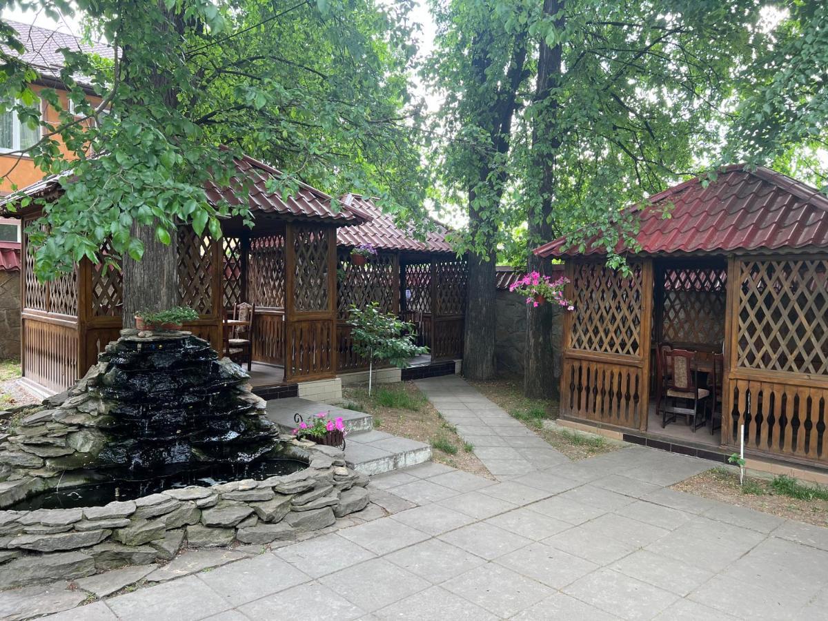 Grand Hotel Mohyliv-Podilskyi Buitenkant foto
