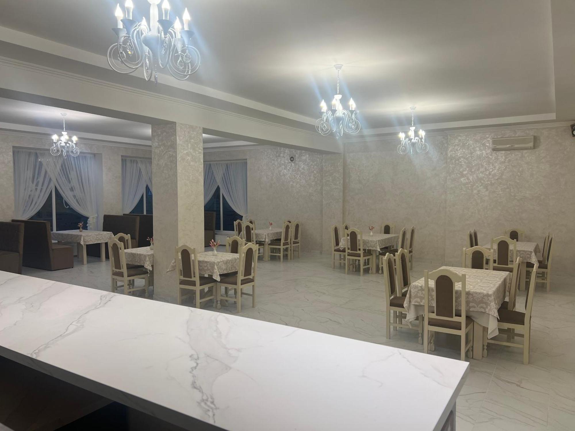 Grand Hotel Mohyliv-Podilskyi Buitenkant foto