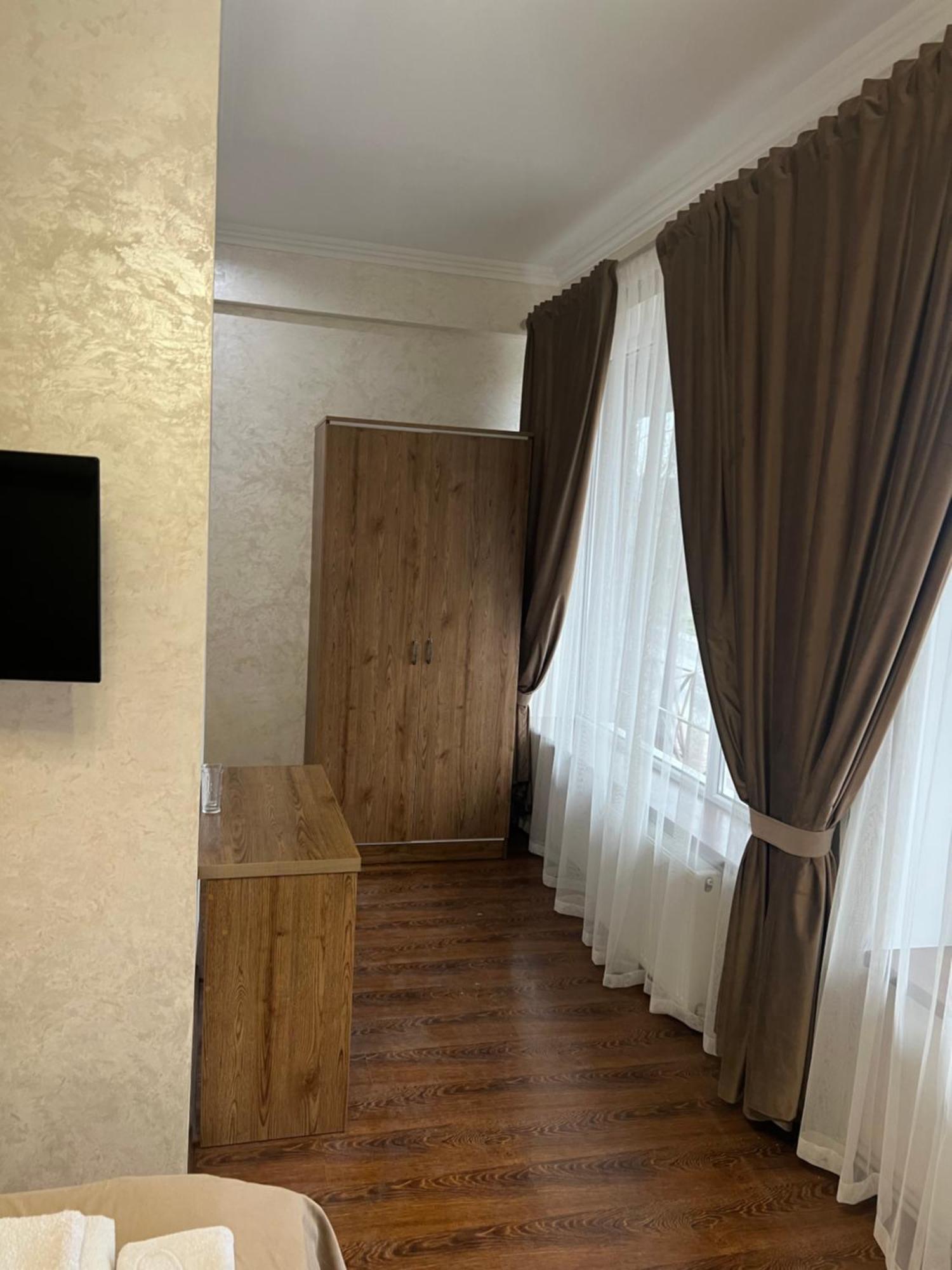 Grand Hotel Mohyliv-Podilskyi Buitenkant foto